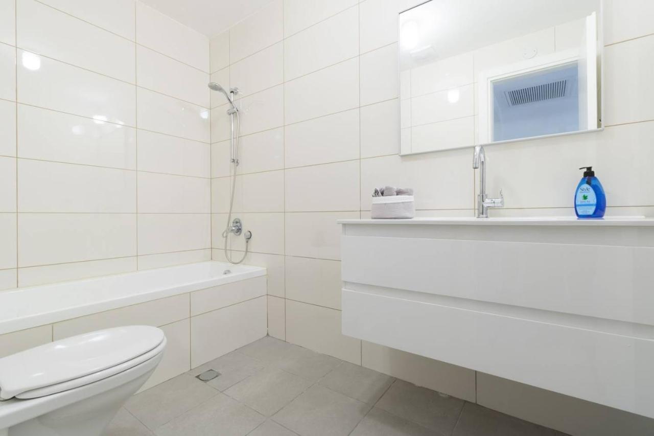 Exclusive Two-Bedroom Apartment With Parking Jerusalem Eksteriør billede